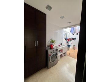 CASA AMPLIA CON JACUZZI EN UNIDAD CERRADA