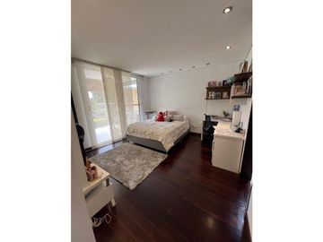 CASA AMPLIA CON JACUZZI EN UNIDAD CERRADA