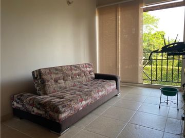 CASA CAMPESTRE RODEADA DE VERDE