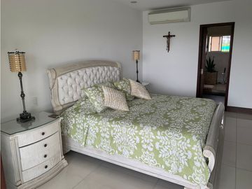 CASA EN CONDOMINIO ILUMINADA CON AMPLIOS ESPACIOS