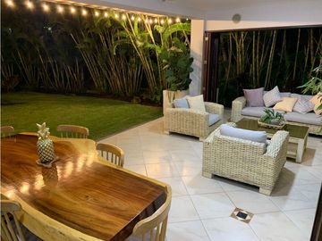 CASA EN CONDOMINIO ILUMINADA CON AMPLIOS ESPACIOS