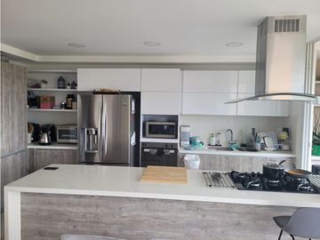 MODERNO APARTAMENTO CON VISTA A LOS FARALLONES