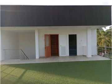 CASA CAMPESTRE AMPLIA