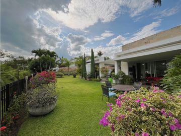 CASA DE UN PISO CON VISTA A LA RESERVA