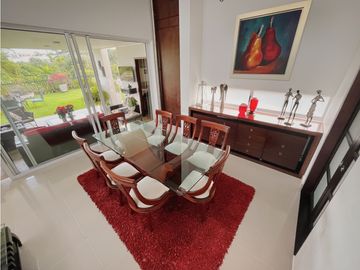 CASA DE UN PISO CON VISTA A LA RESERVA