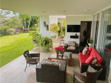 CASA DE UN PISO CON VISTA A LA RESERVA