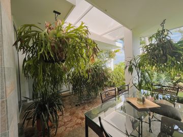 CASA DE UN PISO CON VISTA A LA RESERVA