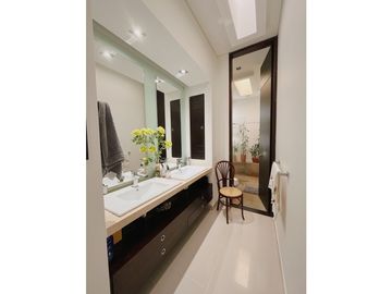 CASA DE UN PISO CON VISTA A LA RESERVA