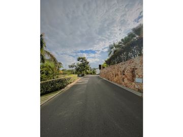 CASA DE UN PISO CON VISTA A LA RESERVA
