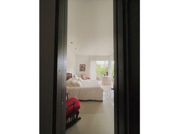 CASA DE UN PISO CON VISTA A LA RESERVA