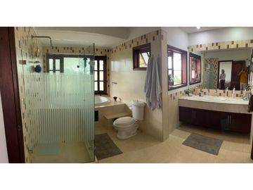 CASA CAMPESTRE CON AMPLIOS ESPACIOS