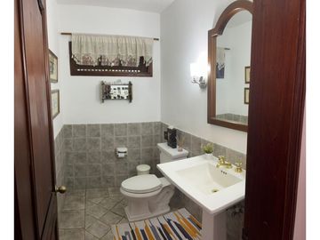 CASA CAMPESTRE CON AMPLIOS ESPACIOS
