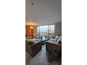 APARTAMENTO CON VISTA A LA CIUDAD