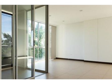 APARTAMENTO CON BUENOS ESPACIOS