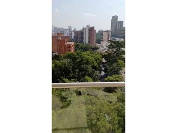 EDIFICIO MODERNO FRENTE AL RIO Y CON VISTA A LA CIUDAD