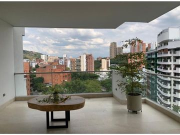 EDIFICIO MODERNO FRENTE AL RIO Y CON VISTA A LA CIUDAD