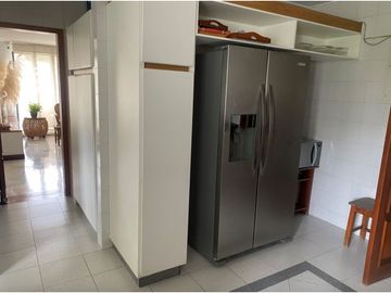 APARTAMENTO CON AMPLIOS ESPACIOS