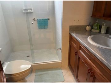 APARTAMENTO CON AMPLIOS ESPACIOS