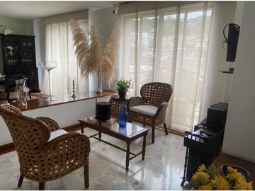 APARTAMENTO CON AMPLIOS ESPACIOS