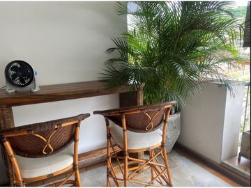 APARTAMENTO CON AMPLIOS ESPACIOS