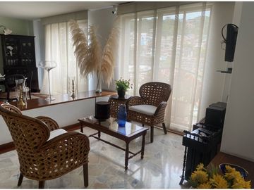 APARTAMENTO CON AMPLIOS ESPACIOS