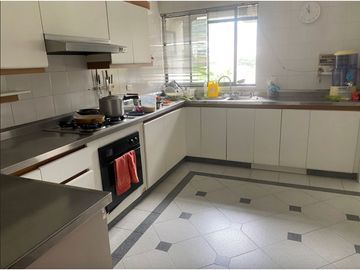 APARTAMENTO CON AMPLIOS ESPACIOS