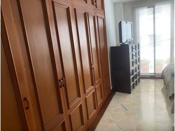 APARTAMENTO CON AMPLIOS ESPACIOS