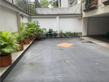 APARTAMENTO CON AMPLIOS ESPACIOS