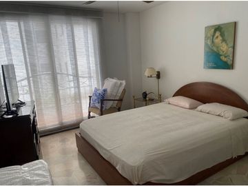APARTAMENTO CON AMPLIOS ESPACIOS