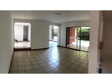 CASA AMPLIA EN CONJUNTO CERRADO DE PANCE