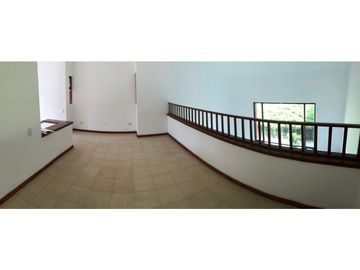 CASA AMPLIA EN CONJUNTO CERRADO DE PANCE