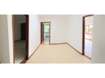CASA AMPLIA EN CONJUNTO CERRADO DE PANCE