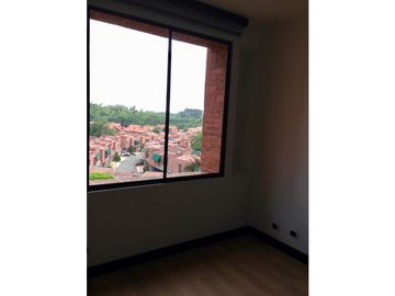 APARTAMENTO CON VISTA A ZONA VERDE