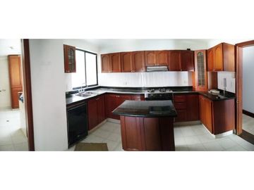APARTAMENTO EN SANTA RITA CON BUENOS ESPACIOS