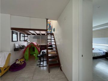 CASA MODERNA CON PISCINA Y JACUZZI