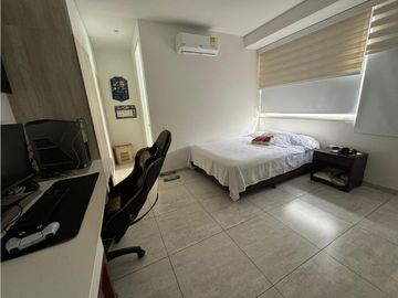 CASA MODERNA CON PISCINA Y JACUZZI