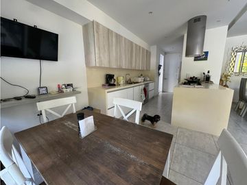 CASA MODERNA CON PISCINA Y JACUZZI