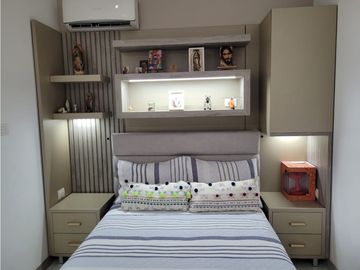 CASA MODERNA EN UNIDAD CERRADA