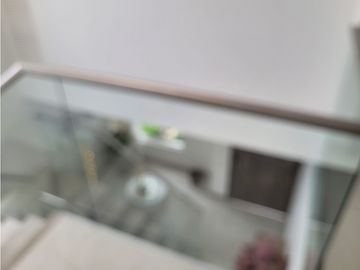 CASA MODERNA EN UNIDAD CERRADA