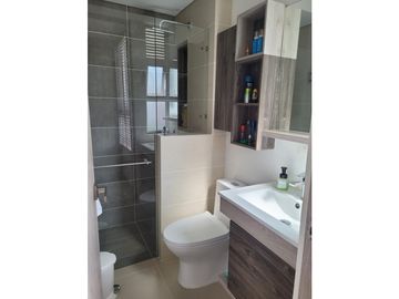 CASA MODERNA EN UNIDAD CERRADA