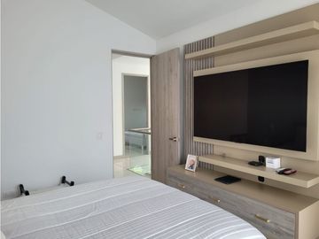 CASA MODERNA EN UNIDAD CERRADA