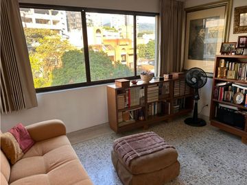 APARTAMENTO DE AMPLIOS ESPACIOS CON VISTA