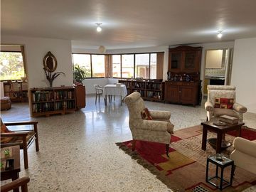 APARTAMENTO DE AMPLIOS ESPACIOS CON VISTA