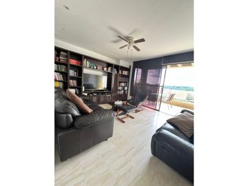 PENTHOUSE CON VISTA A LOS FARALLONES Y A LA CIUDAD