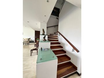 PENTHOUSE CON VISTA A LOS FARALLONES Y A LA CIUDAD