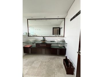 PENTHOUSE CON VISTA A LOS FARALLONES Y A LA CIUDAD