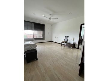 PENTHOUSE CON VISTA A LOS FARALLONES Y A LA CIUDAD