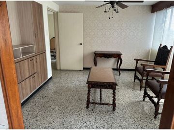 APARTAMENTO CON BUENOS ESPACIOS