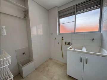 APARTAMENTO CON TERRAZA EN PRIMER PISO