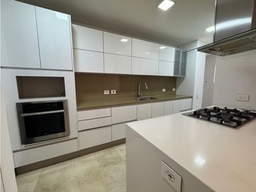 APARTAMENTO CON TERRAZA EN PRIMER PISO
